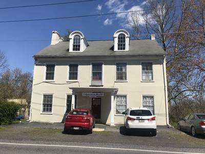 White Hall Hotel, Applebachville